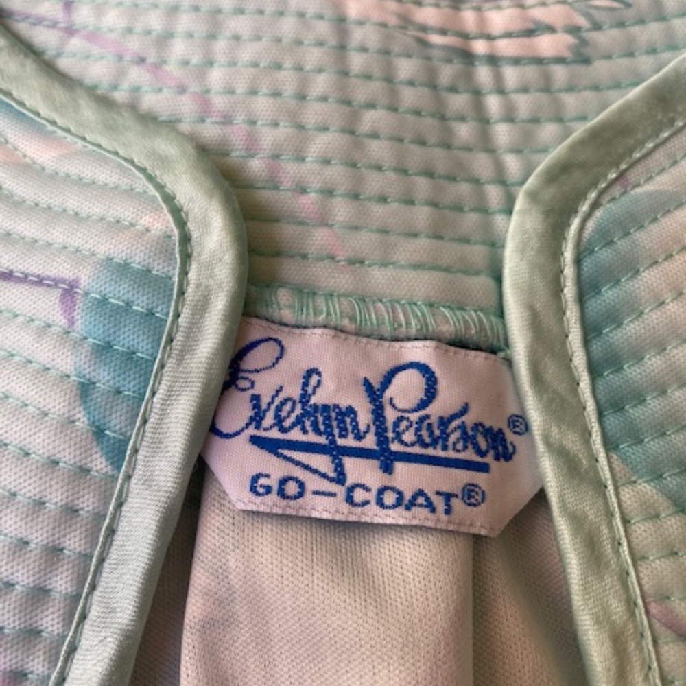 Vintage Evelyn Pearson Go-Coat Lounger - Picture 4 of 12